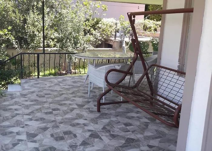 Duplex House With Private Garden *